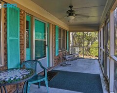 Hele huset/lejligheden House With Fenced Yard And Shared Pier On Lake Waccamaw (Lake Waccamaw, USA)