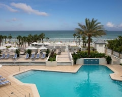 Hotel Beach Escape! Two Great Units, Pool, Game Room (Daytona Beach, Sjedinjene Američke Države)