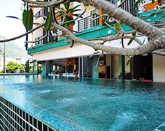 Hotel The Three By Apk (Patong Beach, Tailandia)