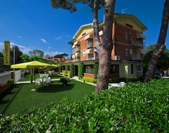 Hotel Versilia (Lido di Camaiore, İtalya)