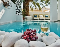 Хотел Galatia Villas (Фира, Гърция)