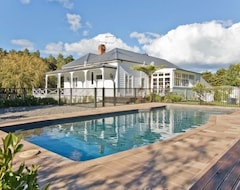 Toàn bộ căn nhà/căn hộ Lichfields Cottage - 6 Acres, Native Bush, Swimming Pool (Waimauku, New Zealand)