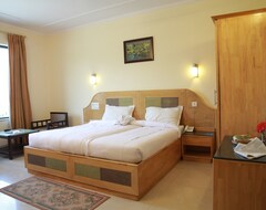 Hotel OYO 15118 Uday Residency (Rudrapur, India)