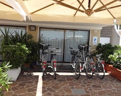 Hotelli Nettuno (Lignano Sabbiadoro, Italia)