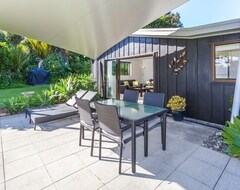 Entire House / Apartment Stunning Beach House Within Stone’s Throw Of The Beach (Hot Water Beach, New Zealand)