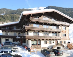 Hotelli Ski In Ski Out Hotel Unterellmau (Saalbach Hinterglemm, Itävalta)