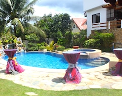 Hotel Carasuchi Villa (Tagaytay, Filipini)