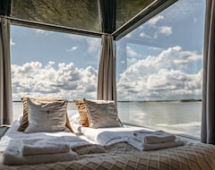 Hele huset/lejligheden Domki na wodzie - HT Houseboats - with sauna, jacuzzi massage chair (Czaplinek, Polen)