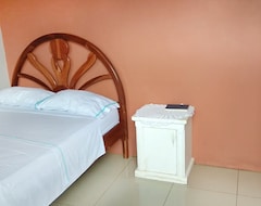 Hotel Hostal Alcazaba (Puerto López, Ekvador)