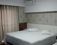 Nayru Hotel (Toledo, Brasil)