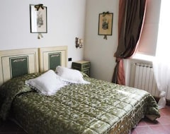 Bed & Breakfast Locanda Acero Rosso (Camaiore, Ý)