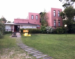 Albergue La Deseada (Villa Gesell, Argentina)