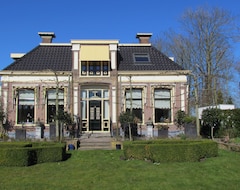 Bed & Breakfast Het Schoolhuis (Ferwerderadeel, Hà Lan)