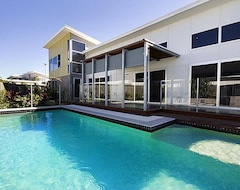Hotelli Casuarina Surfbreak Beach House With Pool (Kingscliff, Australia)
