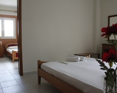 Hotel Alexandros (Neoi Poroi, Greece)