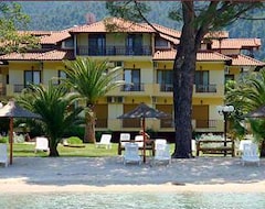 Khách sạn Hotel Vergos (Vourvourou, Hy Lạp)