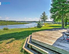 Entire House / Apartment Cozy Lakefront Hale Cabin With Access To Boat Ramp! (Lupton, USA)