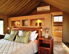 Koko talo/asunto Bateleur Tented Safari Lodge (Lephalale, Etelä-Afrikka)
