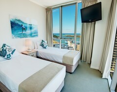 Hotel Reflection on the Sea (Coolangatta, Australia)