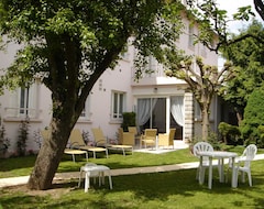 Khách sạn Chante Grelet (Châtel-Guyon, Pháp)