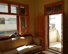 Koko talo/asunto Castle House (Al-Karak, Jordania)