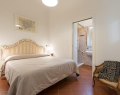 Hotel Roommo Cimabue (Florence, Italy)