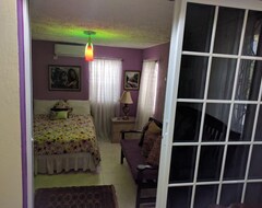 Hotel Ever Blooming Orchid Cottage (Kingston, Jamaica)
