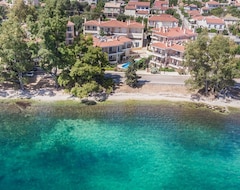 Hotel Meliti Waterfront Suites (Karavomilos, Grecia)