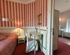 Hotel Anthéus (Saint-Malo, France)