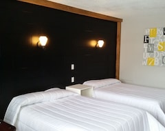 Khách sạn Motel Le Riviera (La Malbaie, Canada)