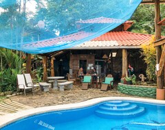 Hotelli Pacific Edge Eco Lodge and Retreat (Dominical, Panama)