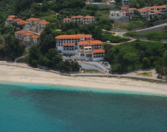 Apart Otel Karaoulanis Beach (Agios Ioannis, Yunanistan)