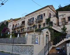 Apart Otel Aristotelis Apartments (Frikes, Yunanistan)