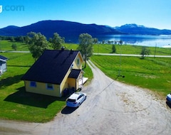 Tüm Ev/Apart Daire The Yellow House, Close Eve Airport & Lofoten (Evenskjer, Norveç)