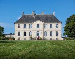 Bed & Breakfast Château de La Ferrière (Vaux-sur-Aure, Pháp)