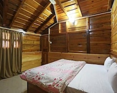 Khách sạn Leela Palace Cottage (Nainital, Ấn Độ)