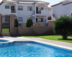 Toàn bộ căn nhà/căn hộ Spacious 2 Bedroom Fully Air Conditioned Penthouse Apartment. (Orihuela, Tây Ban Nha)