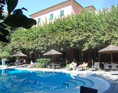 Khách sạn Hotel Clelia Logis (Deiva Marina, Ý)