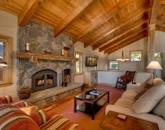 Hele huset/lejligheden Gorgeous West Shore Home, Lakeview, Hottub, Pet Friendly! (Tahoe City, USA)