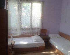Khách sạn Guest House Kukera (Pavel Banya, Bun-ga-ri)
