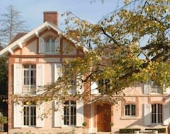 Bed & Breakfast Domaine Du Chalet (Chigny-les-Roses, Ranska)