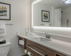 Hotel Great Find! Cozy Unit, Pool, Walk To Brevard Zoo (Melbourne, USA)