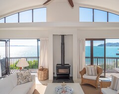 Hele huset/lejligheden Absolute Beach Front @ Coopers (Coopers Beach, New Zealand)
