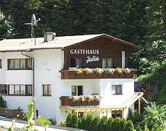 Pansiyon Gastehaus Julia (Ischgl, Avusturya)