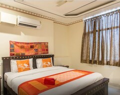 Khách sạn Hotel SuryaGarh (Jaipur, Ấn Độ)