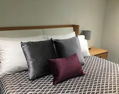 Khách sạn University Of Alberta - Plh Accommodation (Edmonton, Canada)