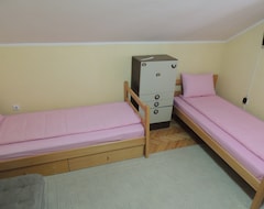 Hostel Smestaj - sobe MARVEL (Niš, Srbija)