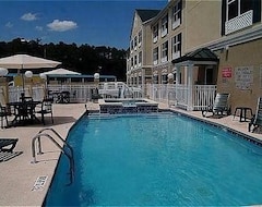 Khách sạn Country Inn & Suites by Radisson, Hinesville, GA (Hinesville, Hoa Kỳ)