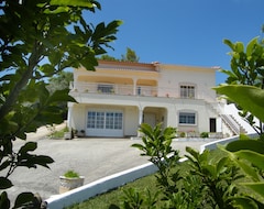 Koko talo/asunto Large & Comfortable holiday home with private pool & Free WiFi (Rio Maior, Portugali)