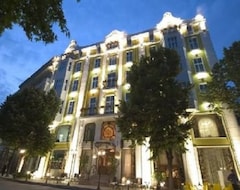 Khách sạn Grand Hotel London (Varna, Bun-ga-ri)